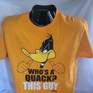 Daffy Duck 'Who's a Quack' Six Flags T-shirt (Size L)